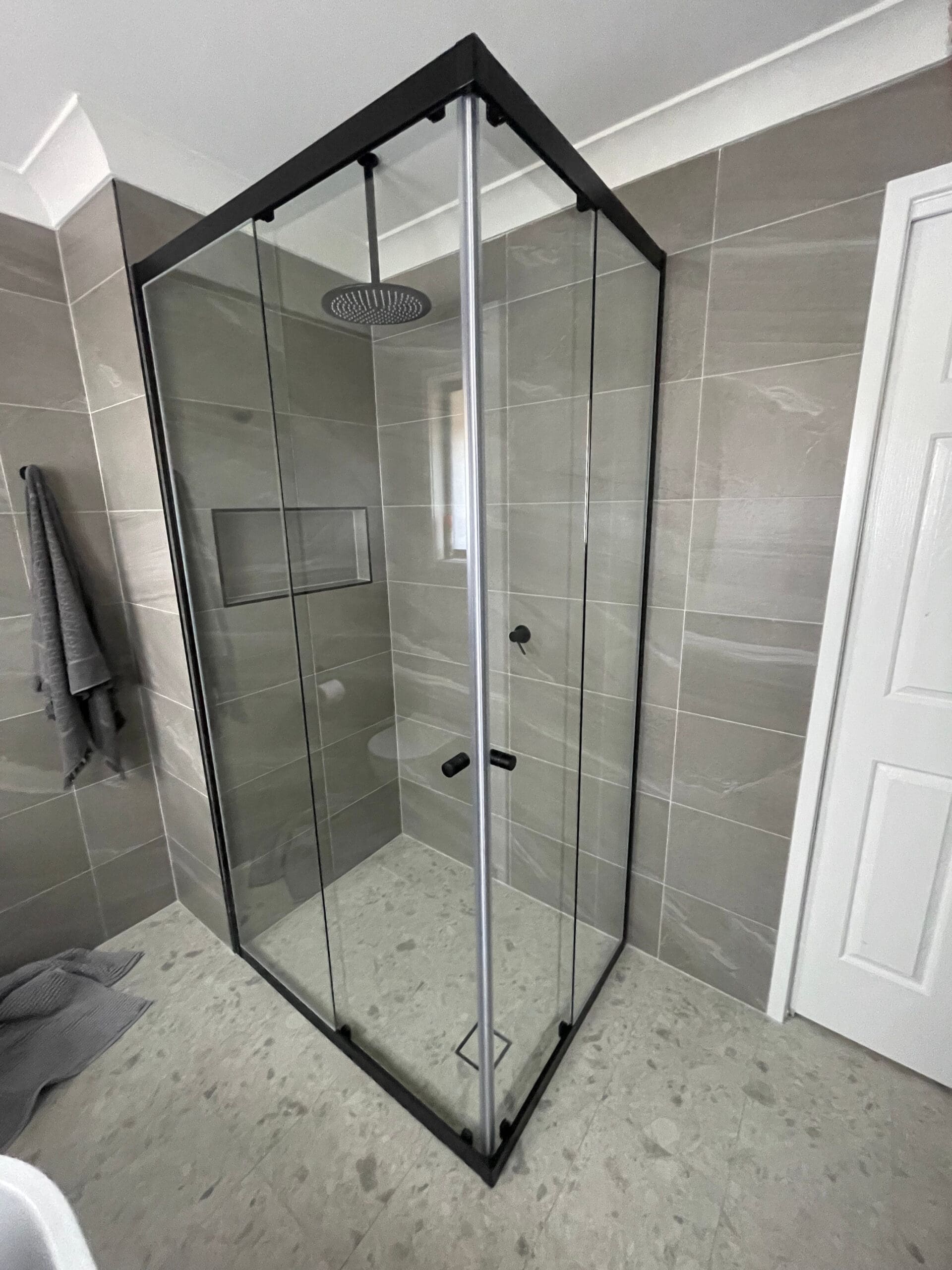 Semi Frameless Slider